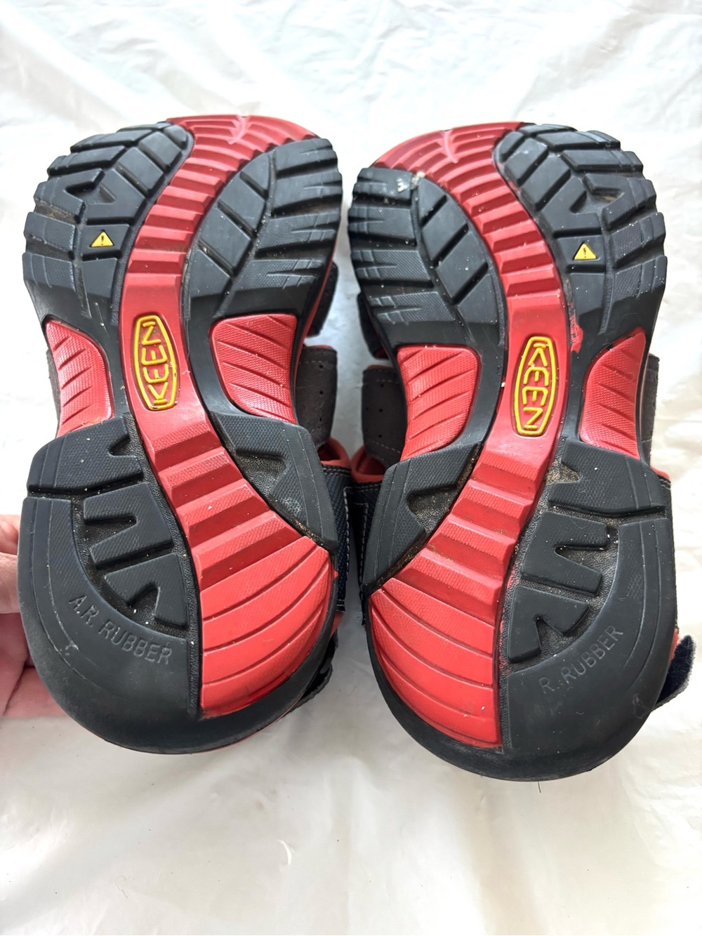 KEEN Gray Red Rialto ll Waterproof Hiking Sandals SZ 10.5 Worn 1X - Picture 11 of 15